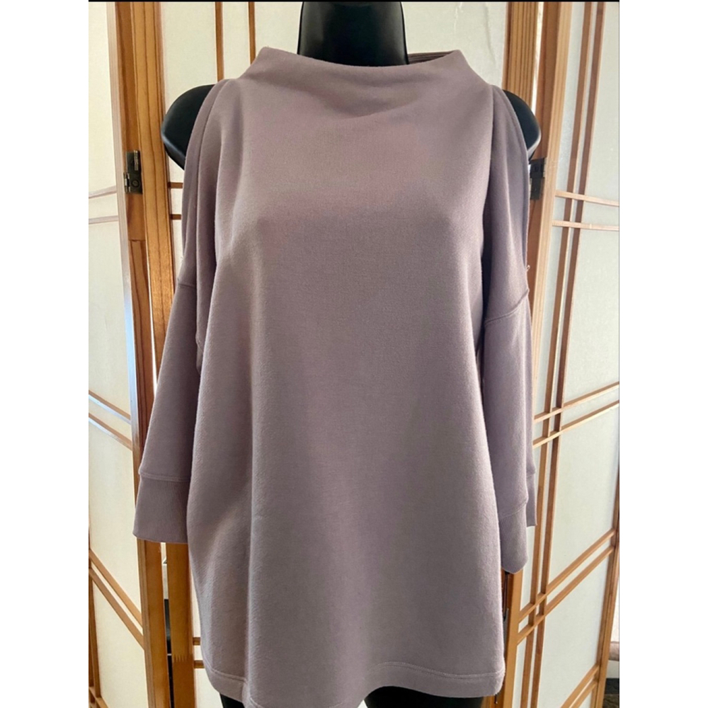 DONNA KARAN | Lavender Cold Shoulder Sweatshirt M